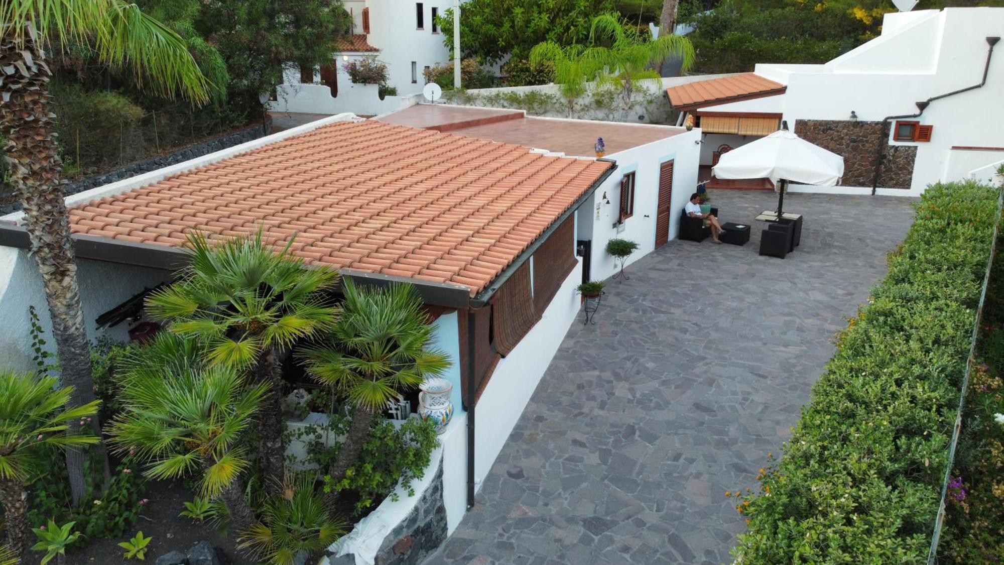Villa Crimi Vulcano  Buitenkant foto