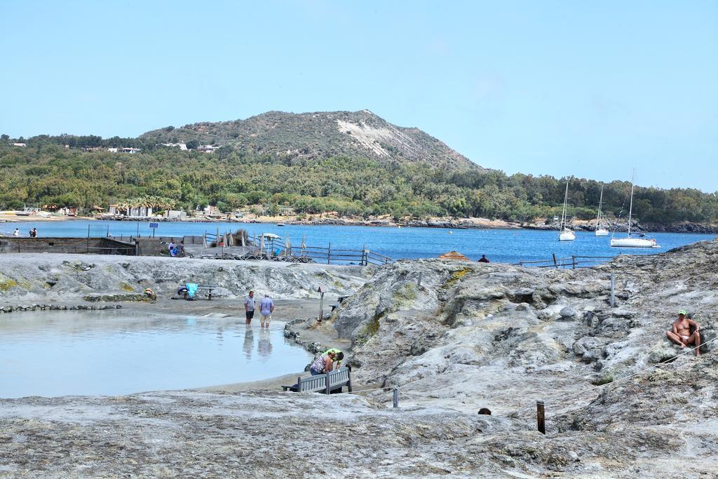 Villa Crimi Vulcano  Buitenkant foto