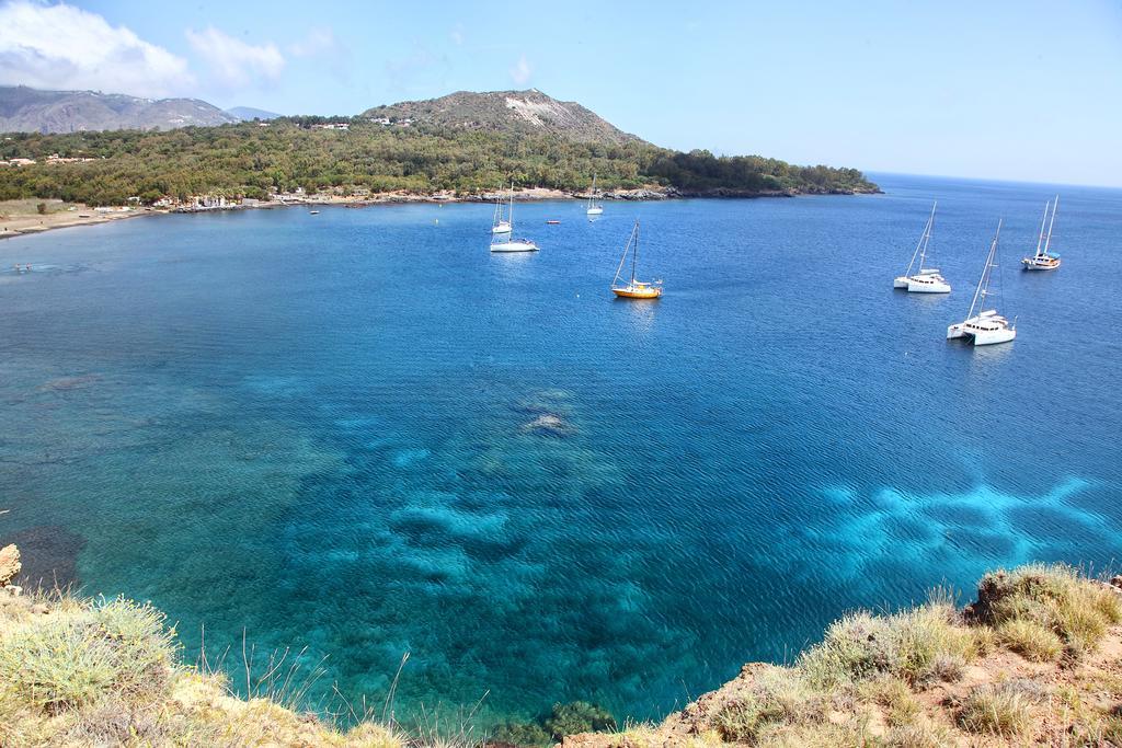 Villa Crimi Vulcano  Buitenkant foto