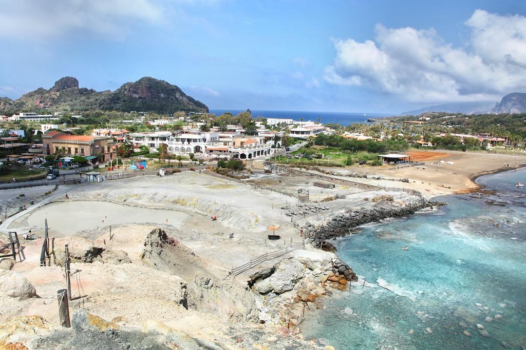 Villa Crimi Vulcano  Buitenkant foto