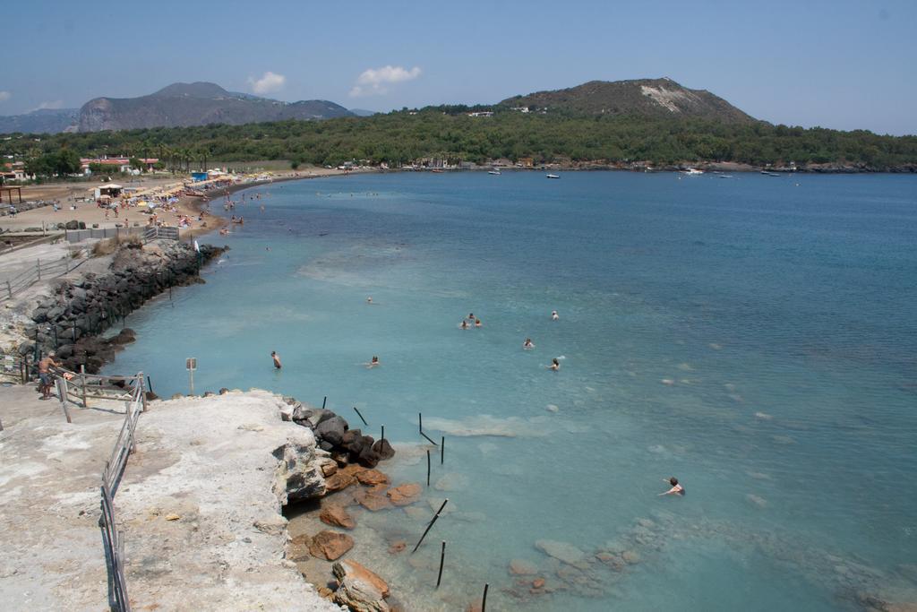 Villa Crimi Vulcano  Buitenkant foto