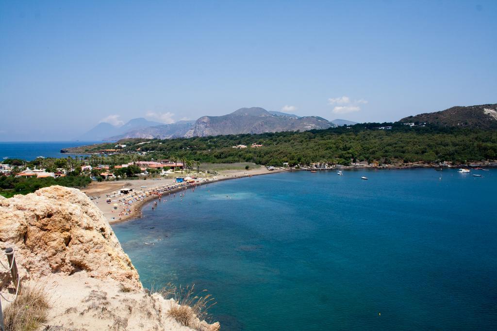Villa Crimi Vulcano  Buitenkant foto