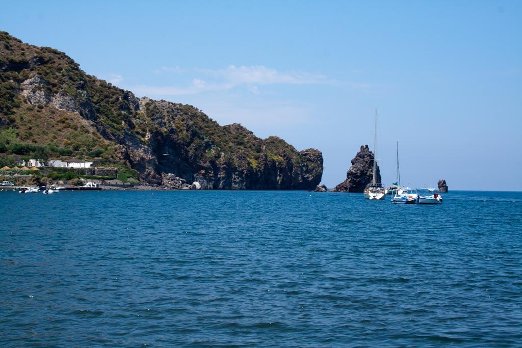 Villa Crimi Vulcano  Buitenkant foto
